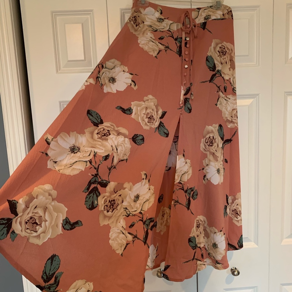 Floral maxi skirt L